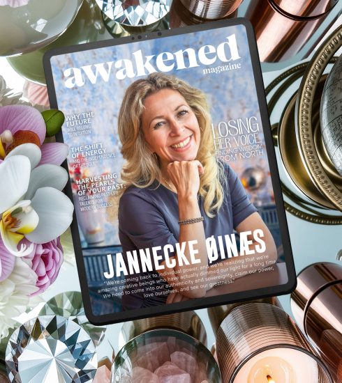 Jannecke Øinæs - Awakened Magazine